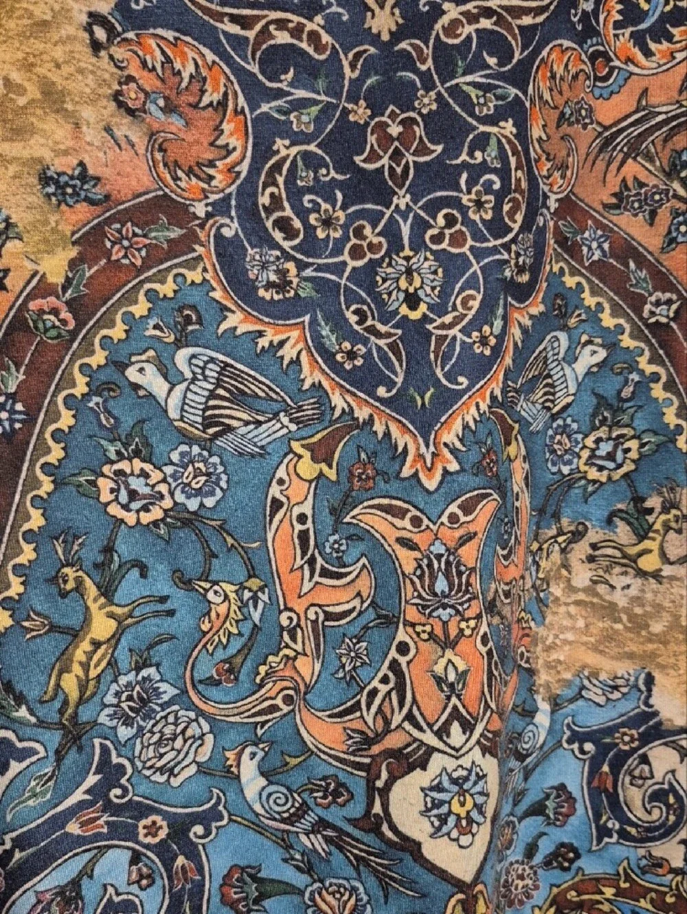 Source Unknown Blue & Peach Paisley V-Neck Tee